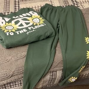 Victoria Secret Pink Sweat Outfit. Pants are Medium and Crew Neck is XL.